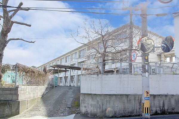 北九州市立板櫃中学校：1680ｍ、徒歩21分！
