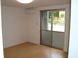 ディアコート・グレース 102 1階1LDKのリビング/ダイニング