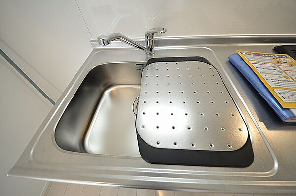 画像17:洗い場に水切りを設置して作業台として使用できます。