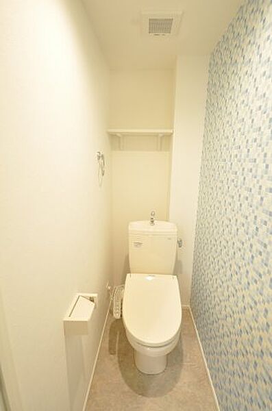 画像20:解放感のあるトイレ空間です