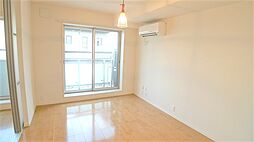 メゾンSHU 302 3階1LDKのリビング/ダイニング