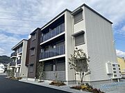 新西脇駅より徒歩37分 築1年10ヶ月 3階建の賃貸物件