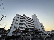 亀山駅より徒歩8分 3階 築41年5ヶ月の賃貸物件