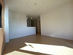 ラミヤカーサ 101 1階1LDKのリビング/ダイニング