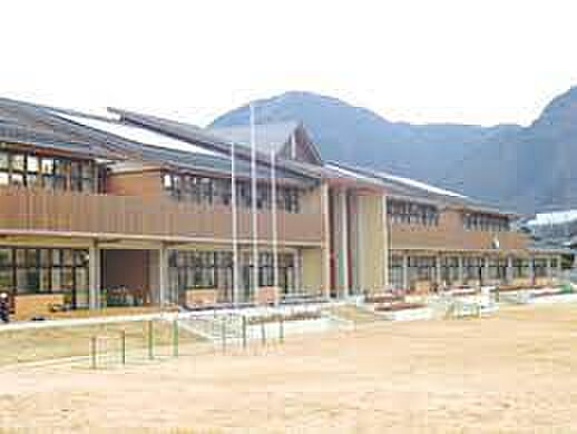 神河町立神崎小学校