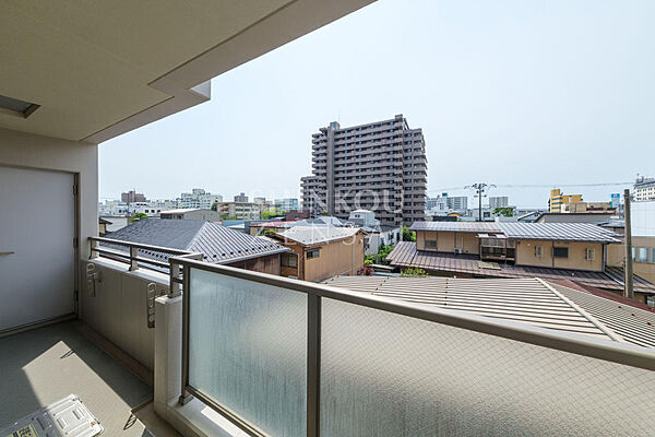 apartment 秋田県秋田市中通３丁目3-48
地図を見る
