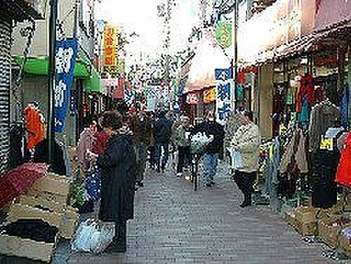 板橋イナリ通り商店街（150m）