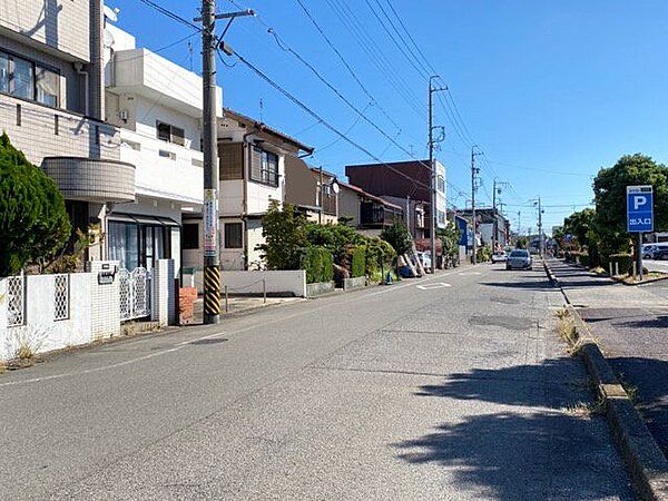 南側(公道)幅 約11.0mあります。