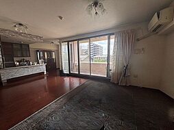 ラドーニ甚目寺大地の館 4LDKのリビング/ダイニング