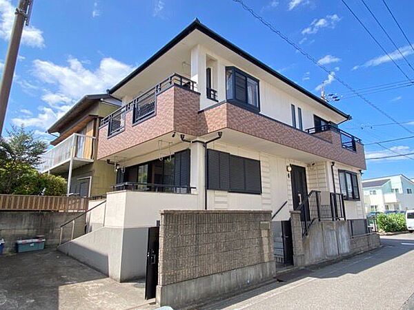 2001年(平成13年)02月築です。各部屋に収納充実!広々とした5LDKの物件です! バルコニー2面で陽当りや通風良好♪