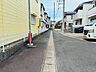 外観：北側前面道路の様子です。