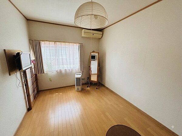 （居住中につき画像を一部加工しています）家族それぞれの個室としても活用できる洋室。お子様のお部屋や寝室など、暮らしに合わせた使い方ができます。