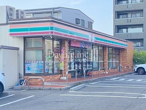 セブンイレブン清須土田店 380m
