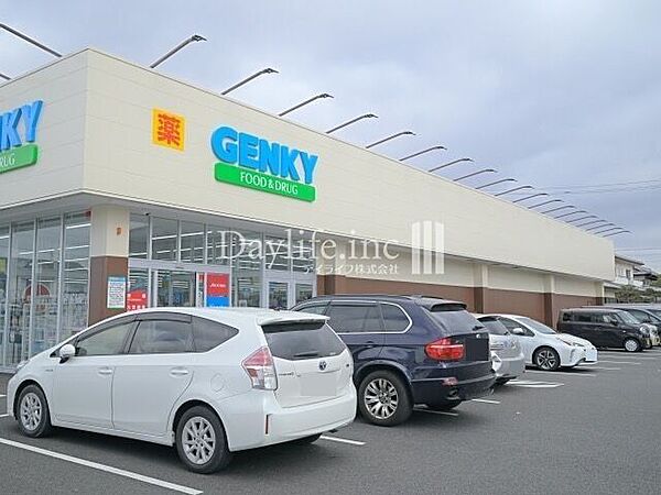 ゲンキー上萱津店 620m