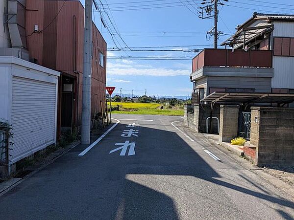 西側公道幅員　約8.0ｍございます。気になる方は、ご案内させていただきます。お気軽にお問い合わせください。お問い合わせは「ハウスドゥ  清須」まで！