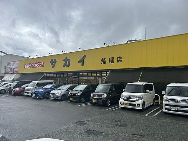 セブンイレブン　荒尾緑が丘店 スーパーサカイまで900ｍ徒歩12分です。お家の周辺には、食料品を売っているお店や施設が充実しております。買う場所を選べるのも嬉しいポイントです。 300m