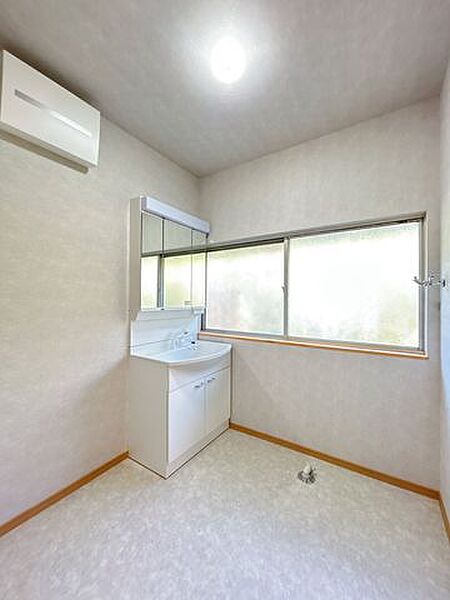 【リフォーム済】洗面化粧台はパナソニック製の新品に交換しています。