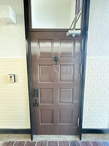 玄関を拡大表示