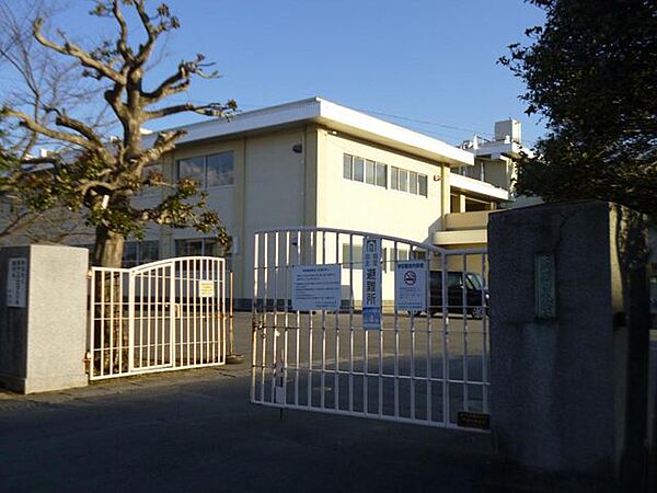 大牟田市立白川 白川小学校まで1200m（徒歩15分）です。