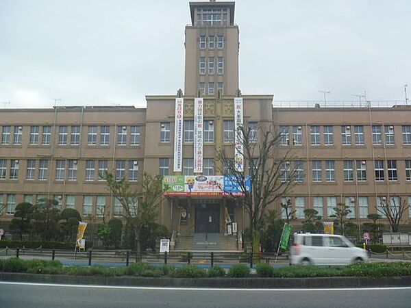 ラ・ムー羽山店 大牟田市役所まで3200mです。 450m