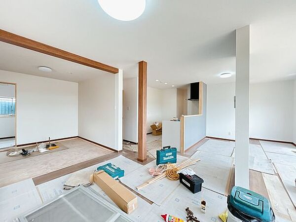 【リフォーム中】リビングの部屋の写真になります。