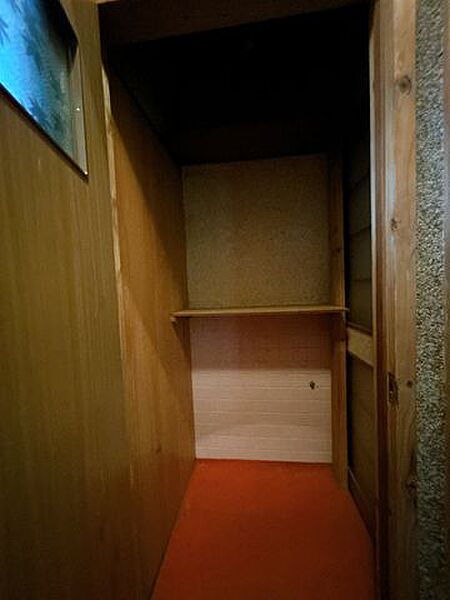 【リフォーム中】玄関横の収納写真です。