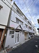 大和川駅より徒歩9分 築35年6ヶ月 3階建の賃貸物件