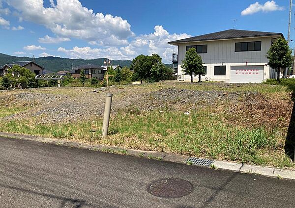 【建築条件なし】21-4号地【両面道路】●土地価格　777万円　●土地面積　214.33平米（64.83坪）●坪単価12万円