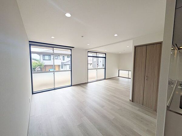 建具、床等は新品交換済みです。
