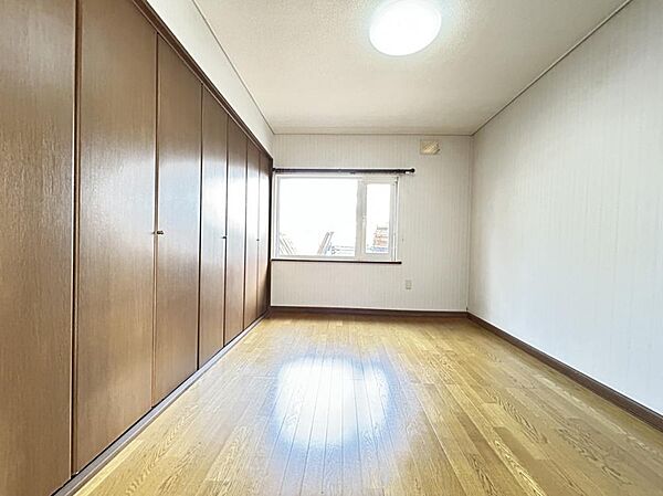 detached 北海道室蘭市柏木町24-12
地図を見る