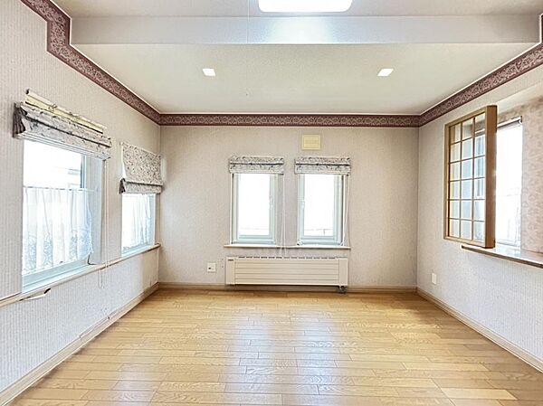 detached 北海道苫小牧市三光町4丁目1-13
地図を見る