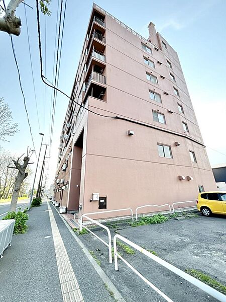 apartment 北海道室蘭市中島町1丁目16-16
地図を見る