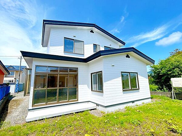 【リフォーム済】外壁屋根を塗装しました。自分たちでやると高額になるリフォーム項目ですので、すでにやっている状態だと安心ですね【リフォーム済】車庫を解体撤去、庭木等を撤去してスペースを確保しました。