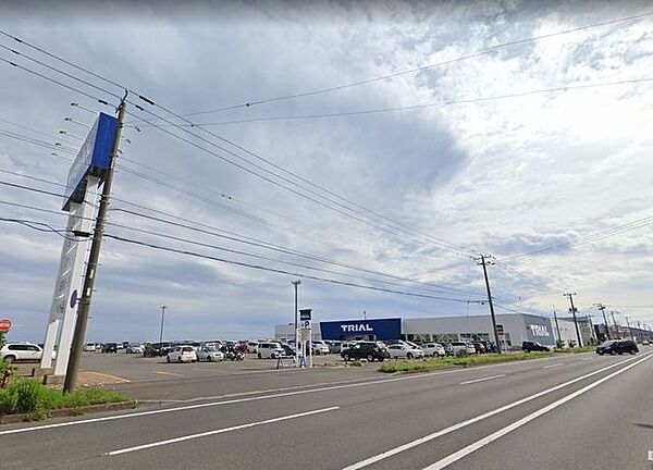 トライアル登別栄町 スーパートライアル登別栄店様迄約1.8ｋｍですが駐車場完備で24時間営業です。 1800m