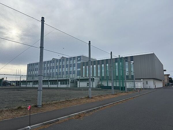 【周辺環境】登別市鷲別小学校迄約850ｍ。よい子　つよい子　かしこい子が教育目標です。