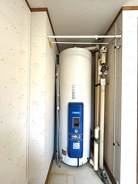電気温水器になります。