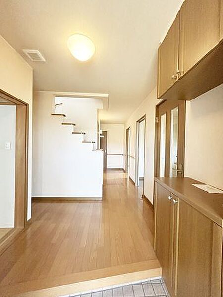 玄関を拡大表示