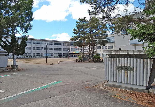 detached 秋田県大仙市花館上町

地図を見る