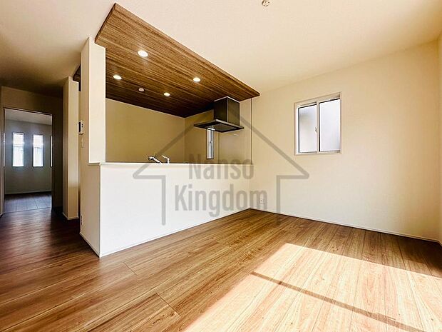 料理をしながら家族と会話を楽しめる対面キッチン