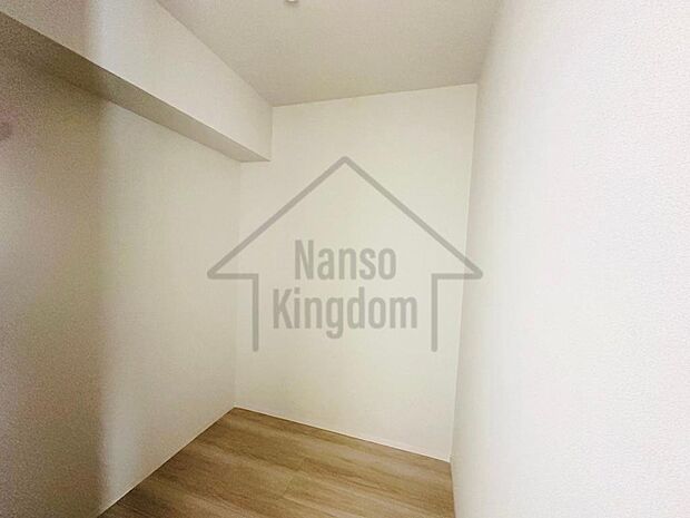 寝室収納・ウォークスルークローゼット