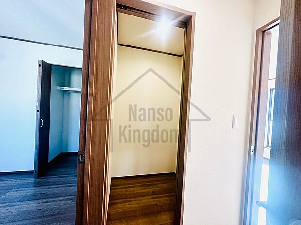 2階、フリールーム