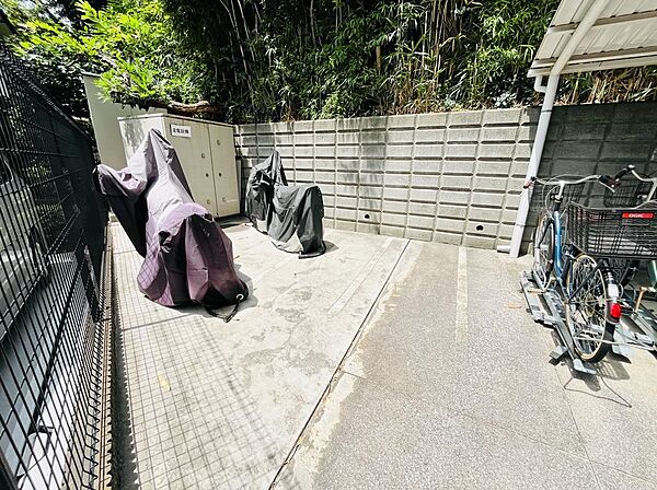 バイク置き場