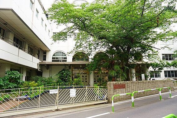 文京区立湯島小...