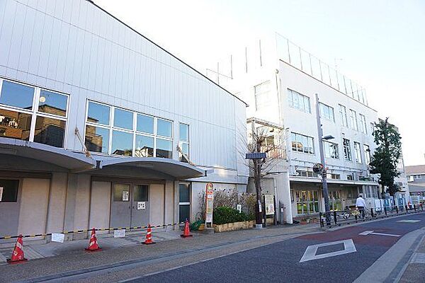 文京区立千駄木小学校 徒歩4分。 330m