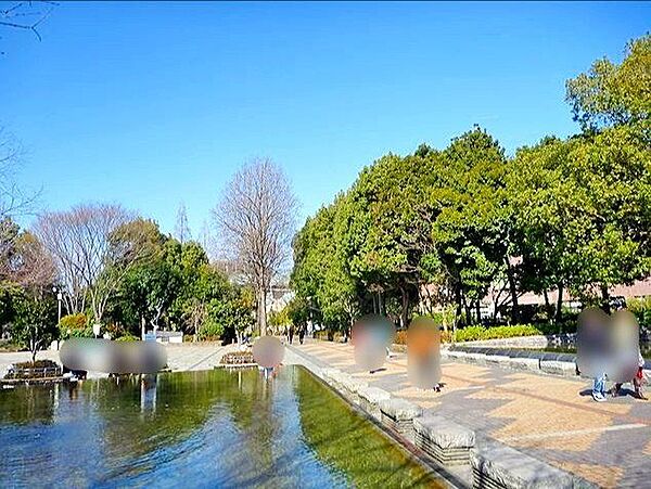 教育の森公園 徒歩10分。 740m
