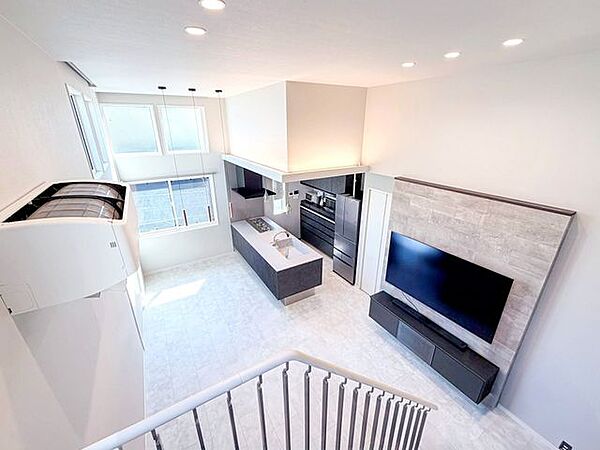 リビングダイニングは天井高が3.6ｍの開放的な居住空間※一部CG加工を施しております。