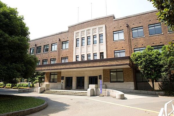 国立お茶の水女子大学 徒歩10分。 800m