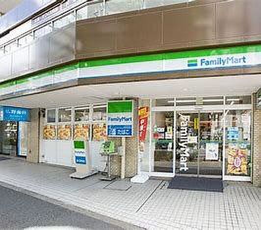 ファミリーマート白山五丁目店 徒歩1分。 70m
