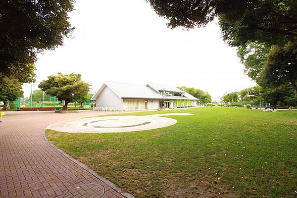 目白台運動公園 徒歩6分。 450m