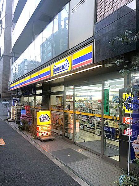 ミニストップ新宿大京町店